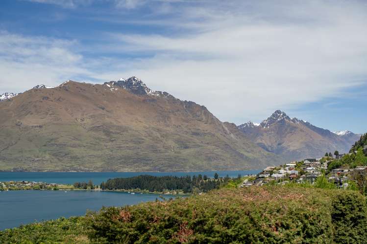 4 Goldleaf Hill Queenstown_22