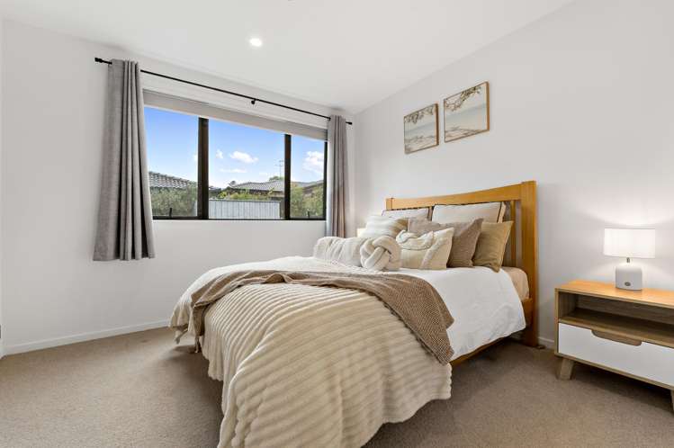 16/18 Hewlett Road Massey_6