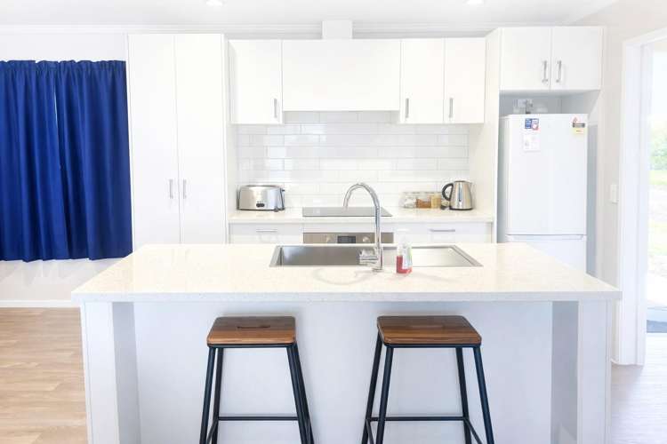 19a Mackenzie Street National Park_1