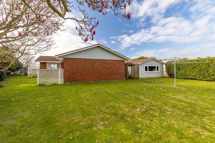 16 Clifton Drive Waitara_13