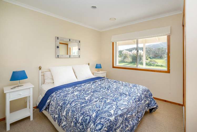 17 Nunu Drive Flat Point_14