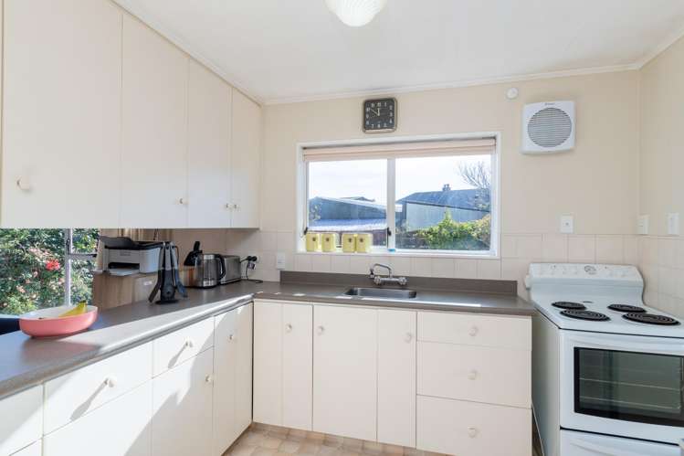 11b Waddington Drive Naenae_5