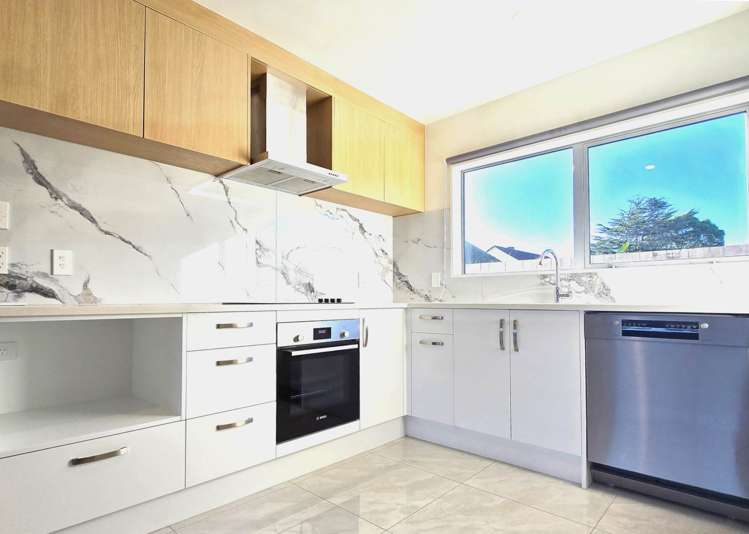 8D Taurima Avenue Pt England_17