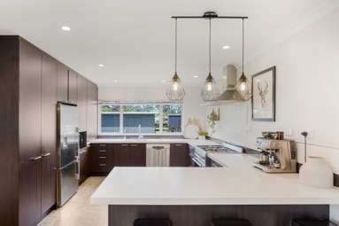 93 Riverstream Drive_3