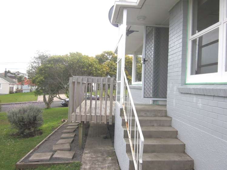 27A Montgomery Avenue Belmont_11