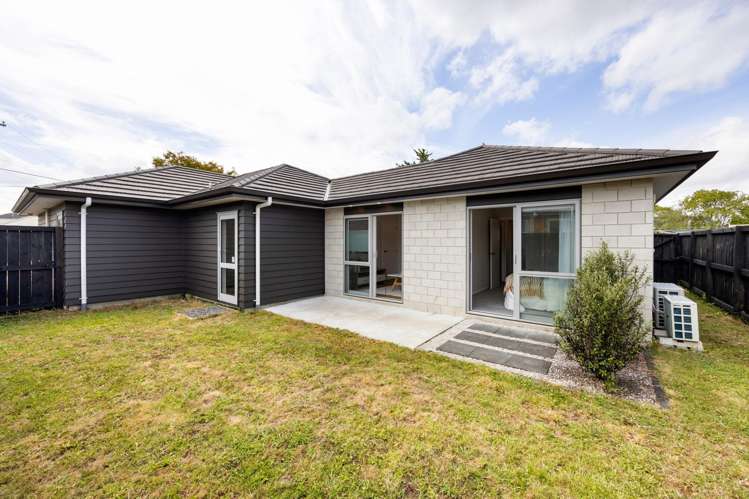 2/7 Rutherford Street Chedworth_12