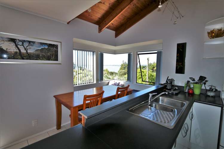 7 Kauri Point Road Laingholm_3