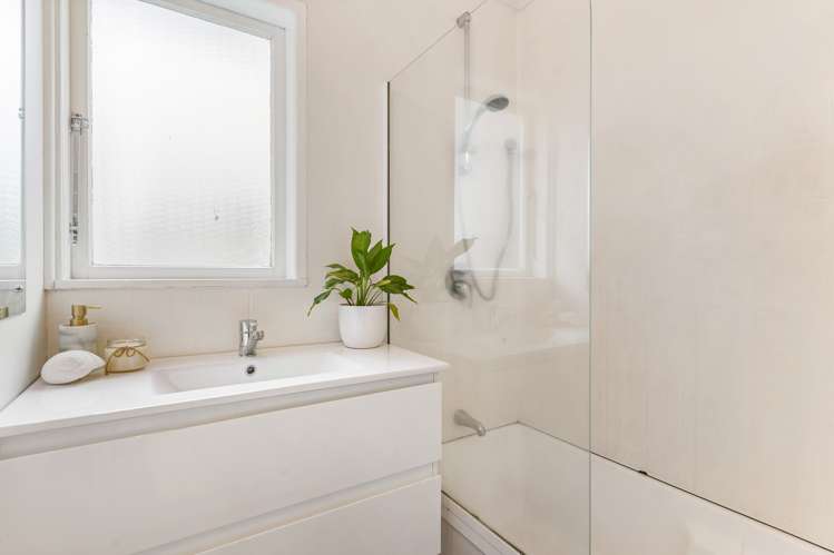 1/28 Fairclough Road Beach Haven_7