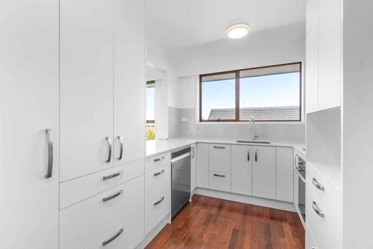 2/30 St Vincent Avenue Remuera_7