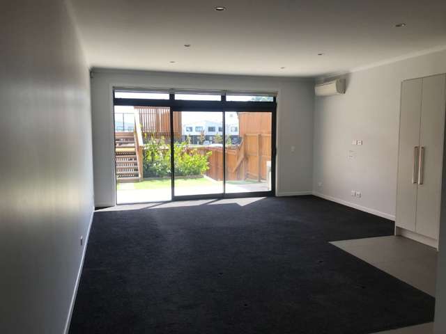 3 Hudson Bay Road Hobsonville_1