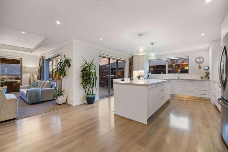 42 Myles Way_2