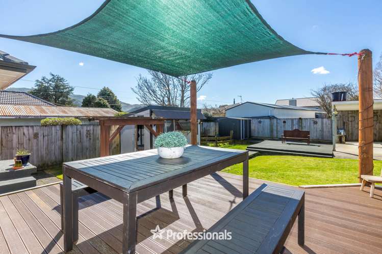 8 Coates Grove Silverstream_19