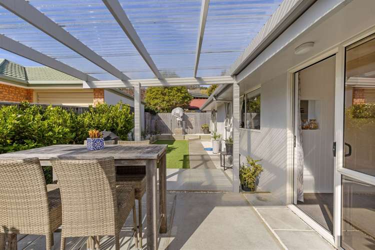 15a Vining Crescent Stoke_13