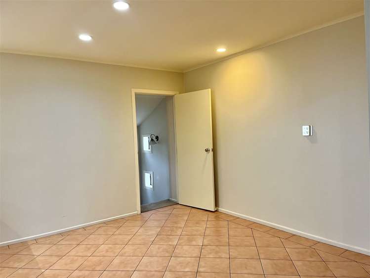 46a West Coast Road Glen Eden_12