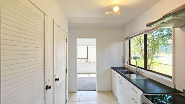 2/12 Kaipatiki Road Glenfield_4