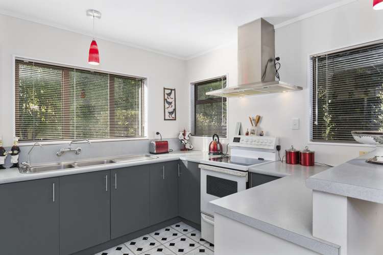 16a Cumberland Crescent Welcome Bay_5