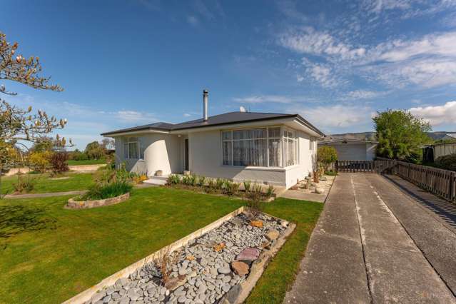 Classic kiwi quarter acre & plenty to offer