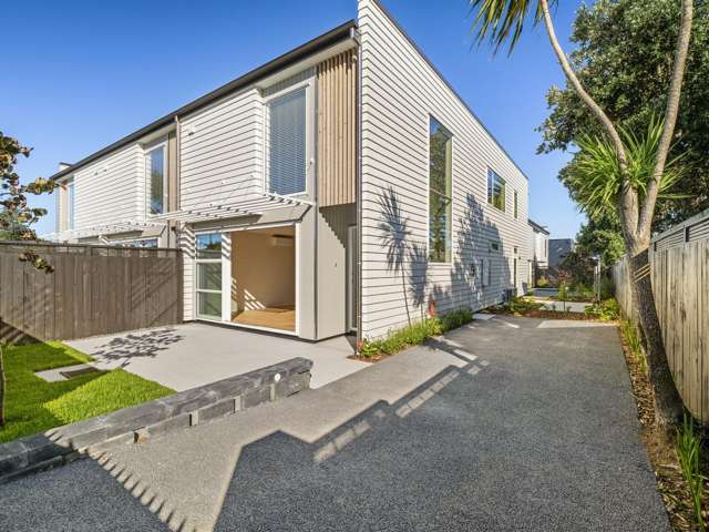 High Spec, Turn Key Homes in Stylish Setting!