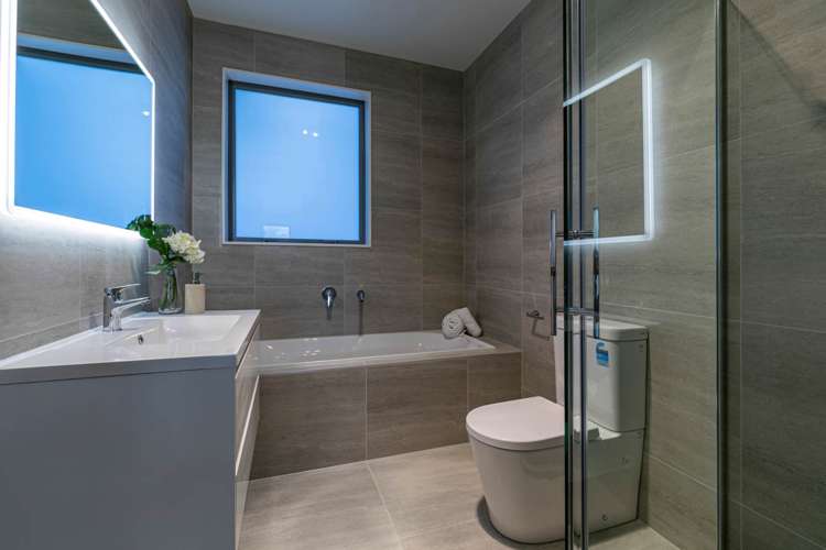 87 Argent Lane Wainui_14