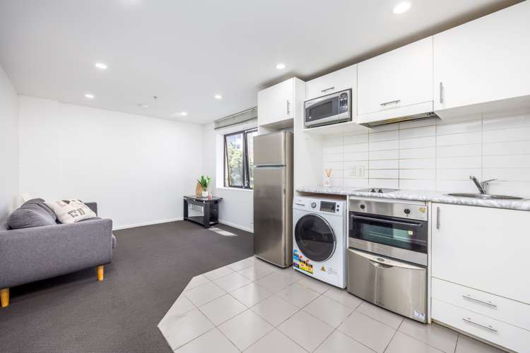 7b/23 Emily Place Auckland Central_1