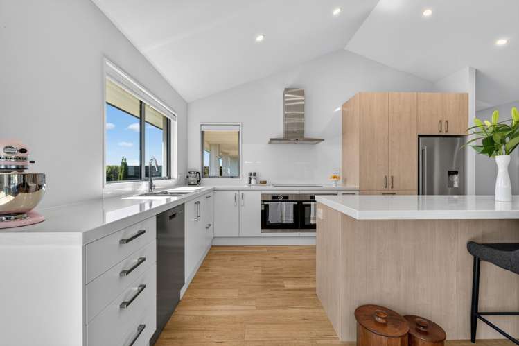16 Landsborough Drive Darfield_5