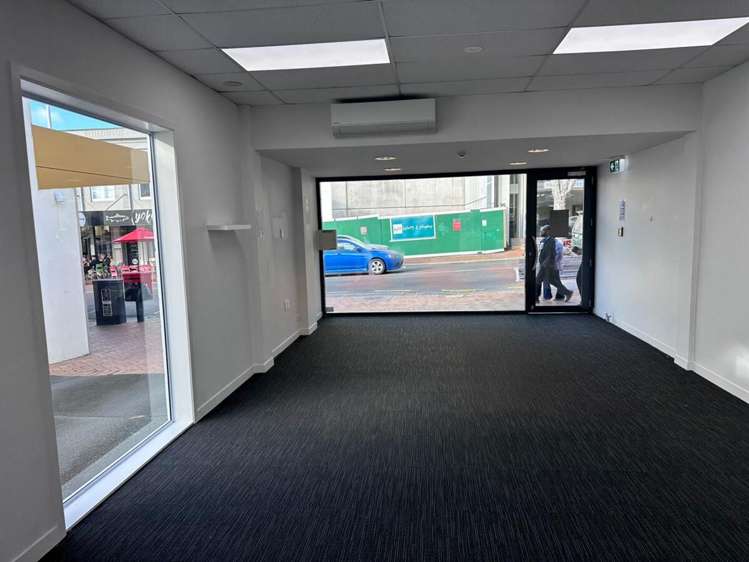 Tenancy 2/63 Devonport Road Tauranga Central_5