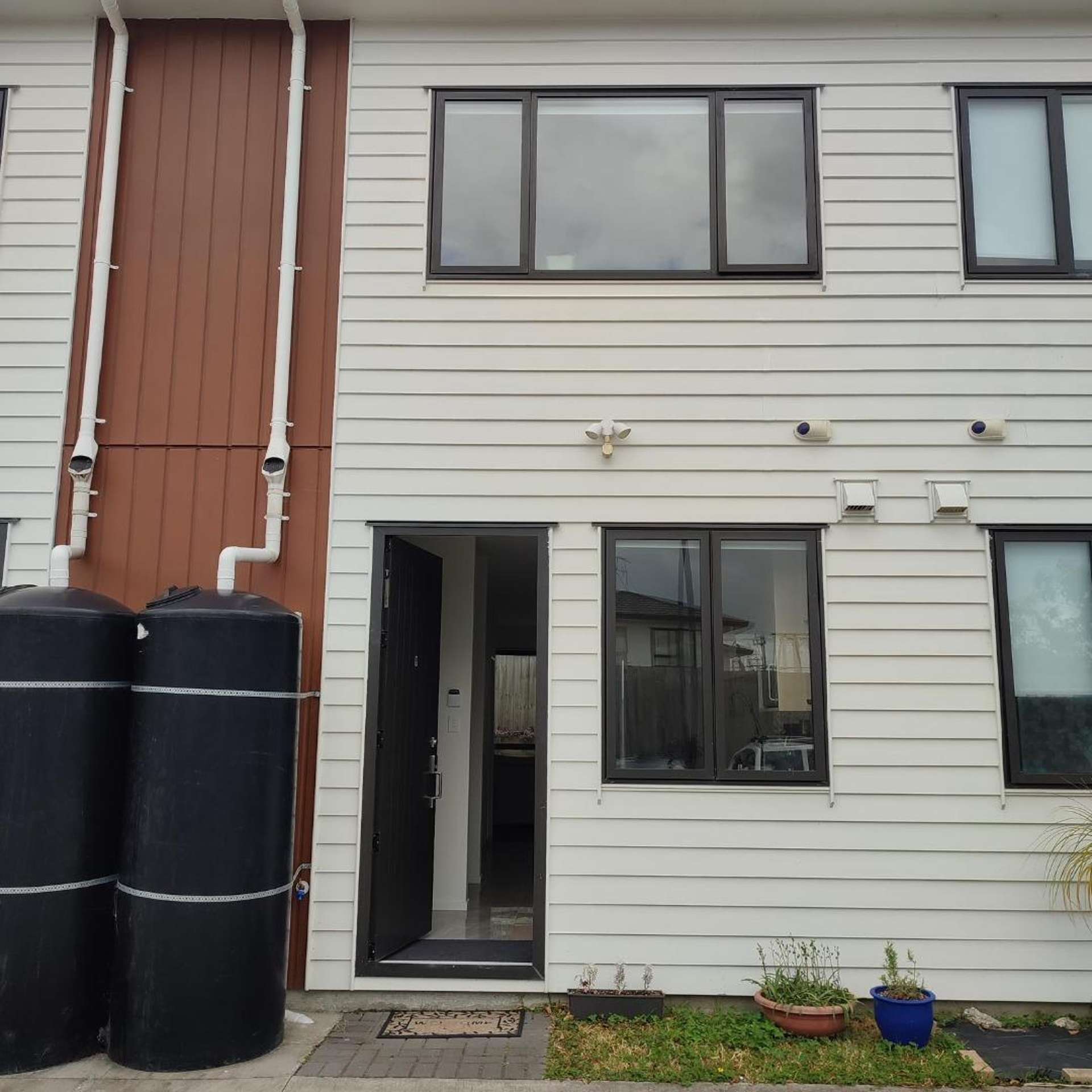 9/1 Sylvan Crescent Te Atatu South_0