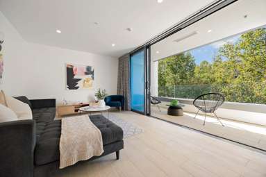 302/27 Rutland Street_1