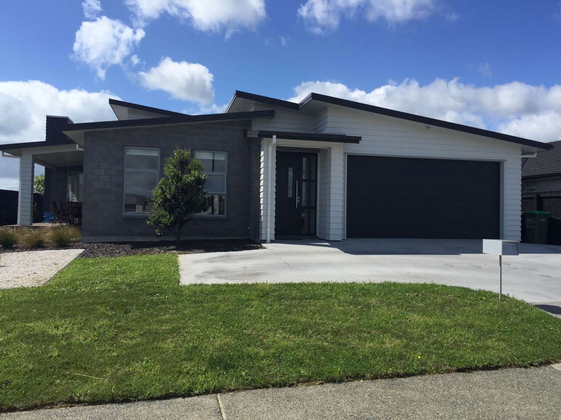 21 Defender Crescent Beachlands_0