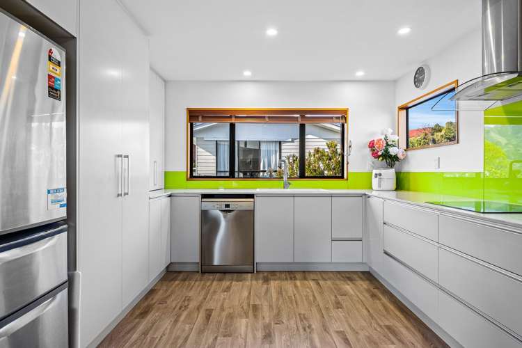 9 Ngaio Grove Robinsons Bay_12