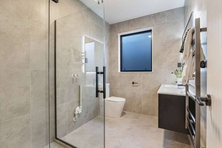 80 Parish Drive Milldale_12