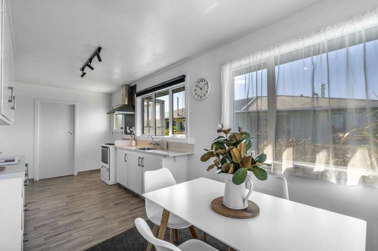 34 Lothian Crescent Strathern_5