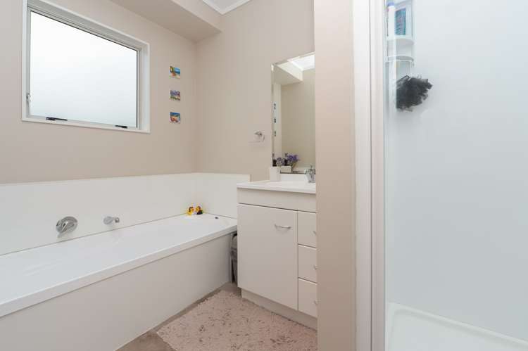 18a Saxbys Road Glenview_11