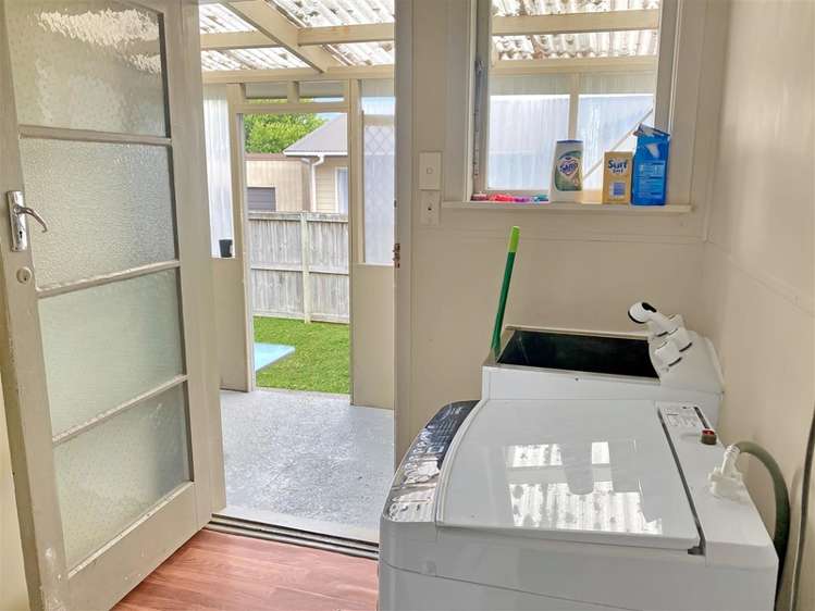 164 Clayton Road Mangakakahi_5