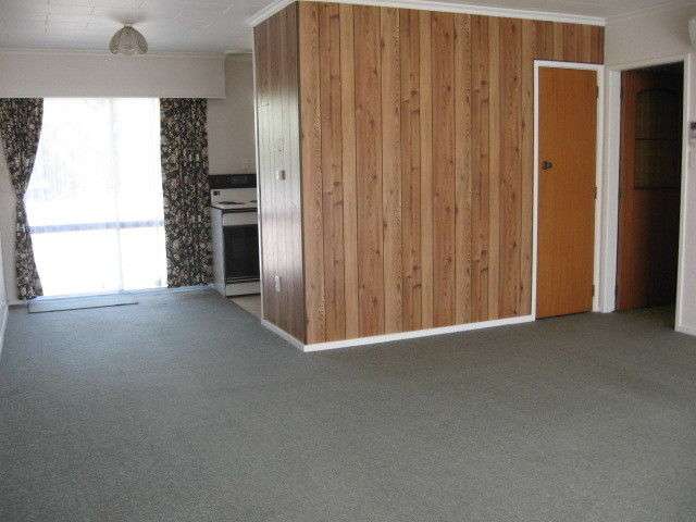 2/4 Willow Avenue Stoke_1