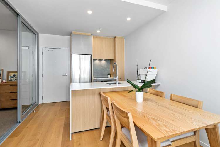 218/9 Madeira Lane Grafton_10