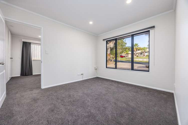 139 Roberta Crescent Orewa_11