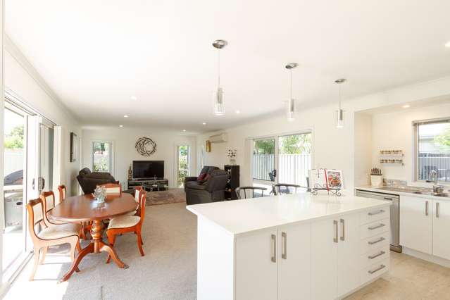 9 Gregory Grove Clive_3