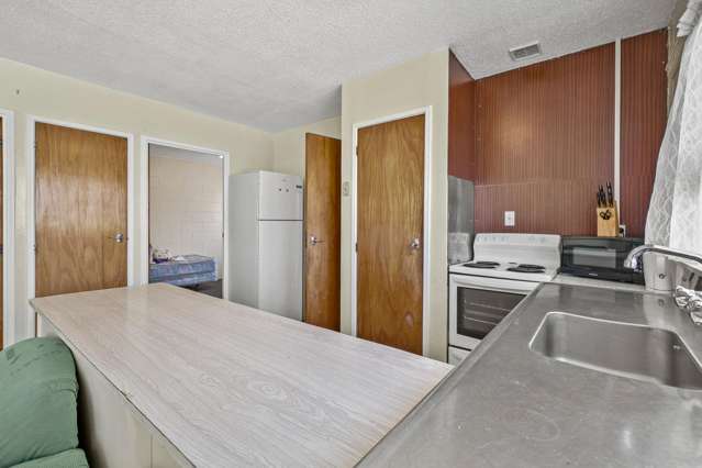 1/4 Herekawe Drive Spotswood_4