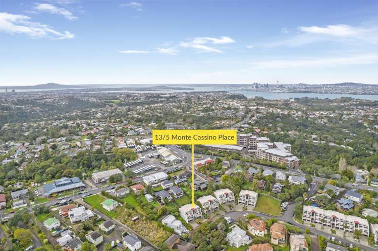 13/5 Monte Cassino Place Birkdale_2