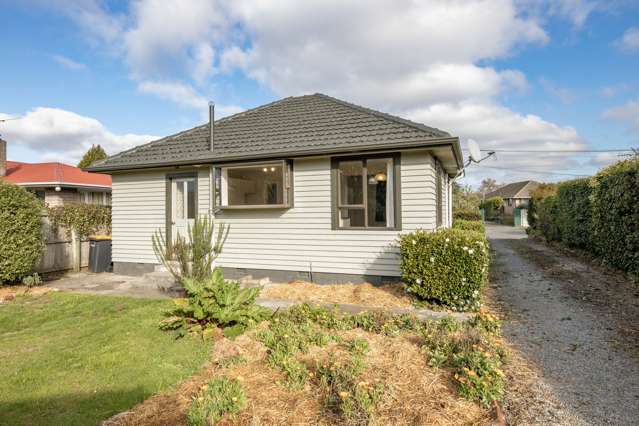 8 Reynolds Avenue Bishopdale_1