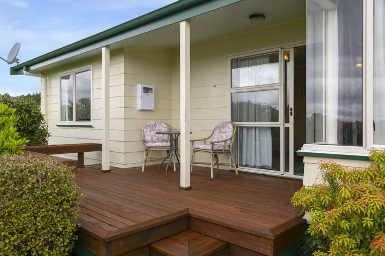 16 Rowena Crescent Motuoapa_11