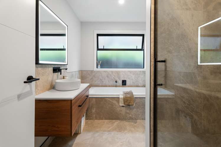 49 Earp Crescent Chartwell_19