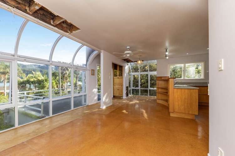 12 Foster Avenue Huia_6