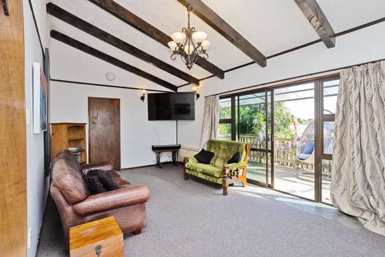 143 Black Road Otatara_9