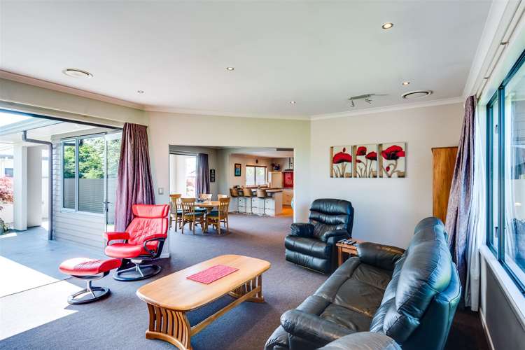 6 Donald Place Frimley_13