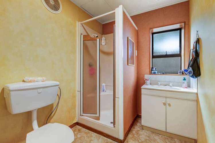 2/1 Captain Street Helensville_25