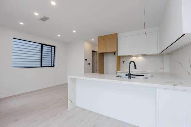2/73 Te Taruna Drive Milldale_3
