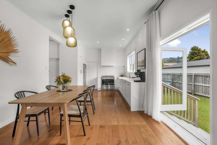 2 Richard Grove Stokes Valley_5