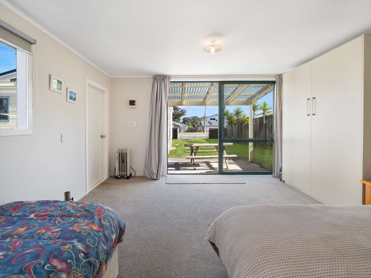 50 Park Avenue Waitarere Levin_14